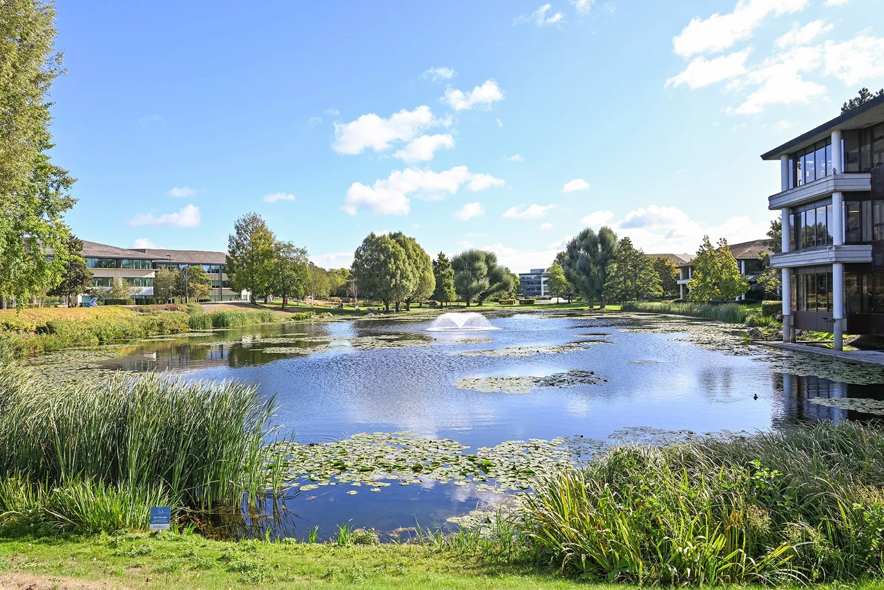 Lake and landscaped gardens at Arlington Park